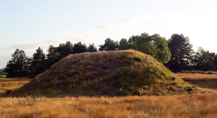 Missing shards of Byzantine Bucket found at Sutton Hoo.