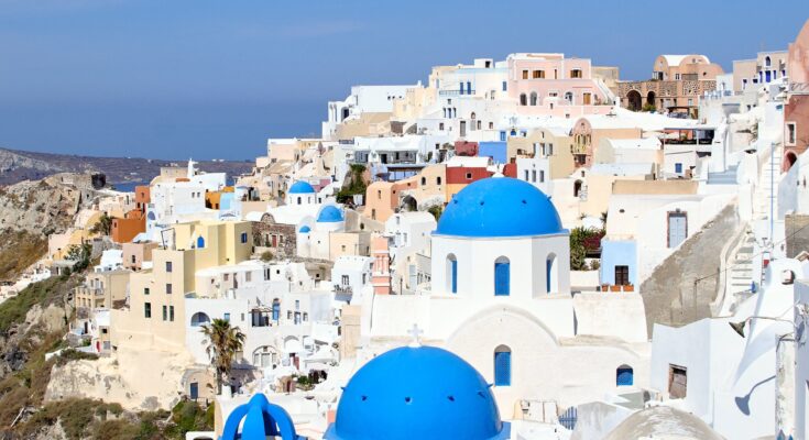 Greek families are not able to afford holidays in Greece this year, survey reveals.