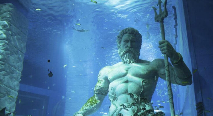 Poseidon statue Mexico