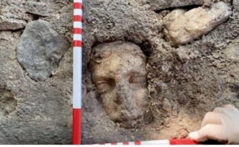 A statue, believed by archeologists to belong to God Apollo, was discovered in Fethiye castle.