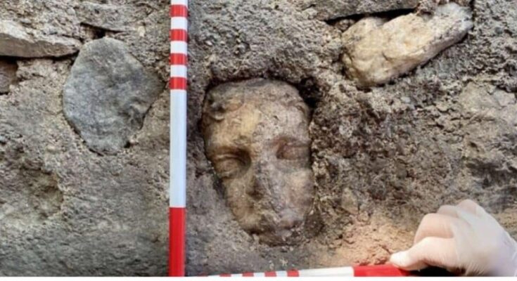 A statue, believed by archeologists to belong to God Apollo, was discovered in Fethiye castle.