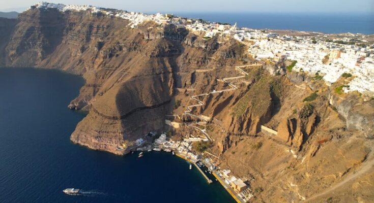 Santorini_Fira_Greece