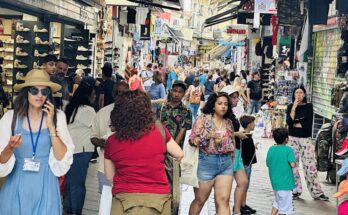 Athens_tourist_Monastiraki_Credit Greek Reporter