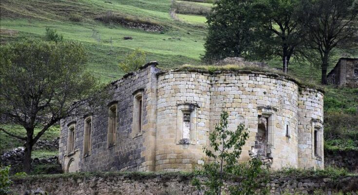 Santa: The Ruins of the Deserted Greek Town in Pontus