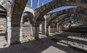 The History of the Ancient Greek City of Smyrna