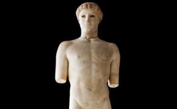 kritios boy ancient greek statue