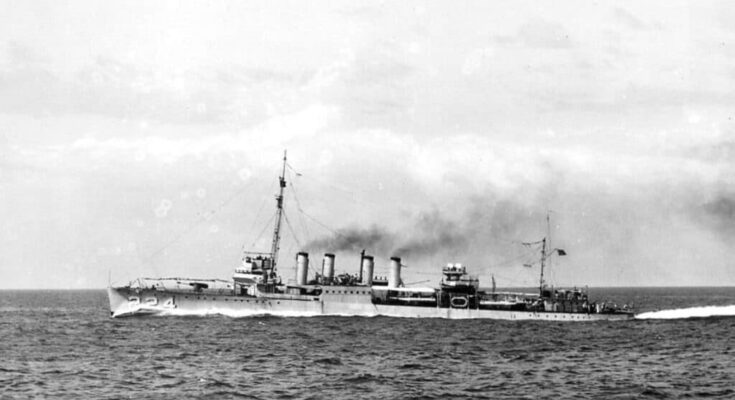 The U.S. Navy destroyer USS Stewart (DD-224) steaming at high speed