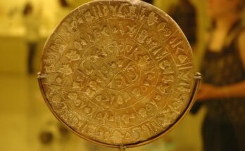 Phaistos Disk Credits: Roger Davies / CC BY 2.0